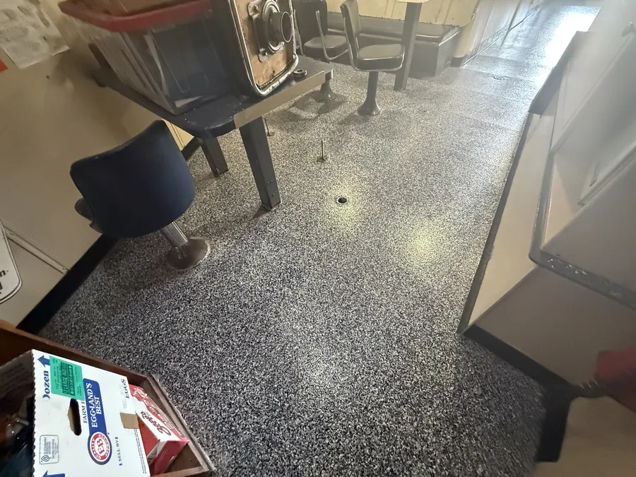 Crew mess on a supply vessel with a flake-coated floor